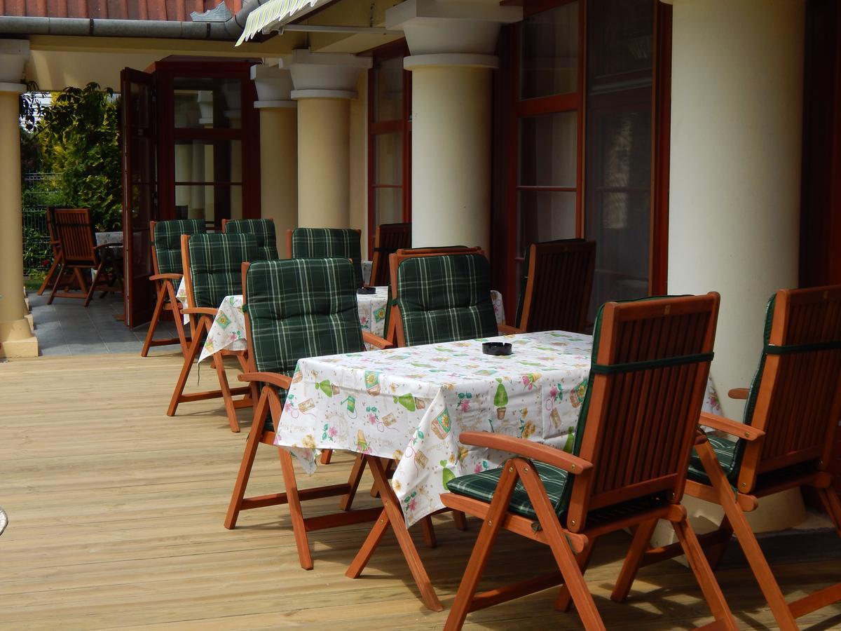 Juniperus Park Hotel Kecskemet Exterior photo
